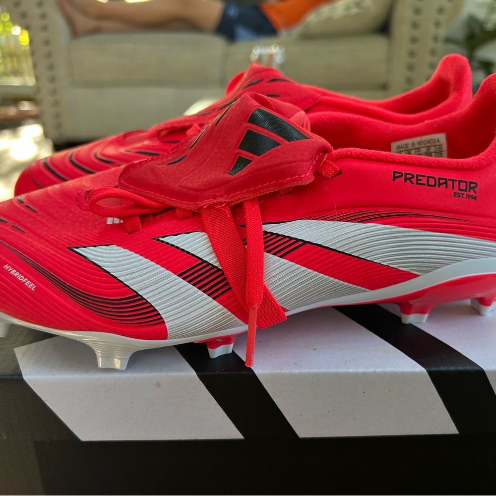 adidas Predator Club Kids' FG/MG Soccer Cleats size 4.5